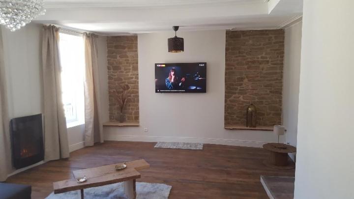 Appartement Spacieux Et Atypique Sedan Exterior foto