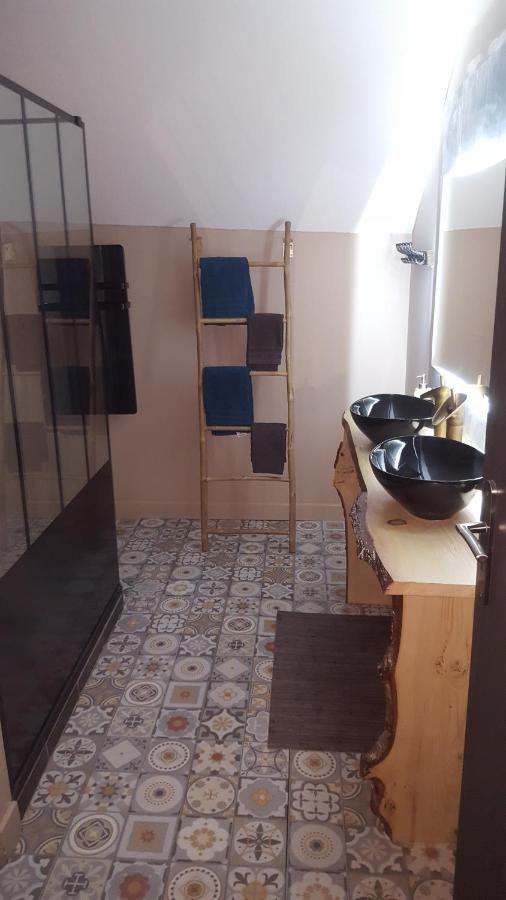 Appartement Spacieux Et Atypique Sedan Exterior foto